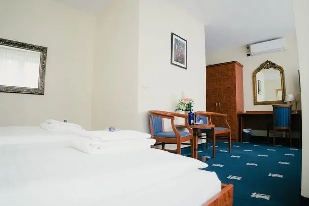 Classic Tek Büyük Yataklı Oda