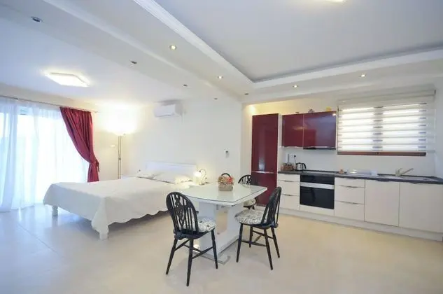 Deluxe Stüdyo, Kısmi Deniz Manzaralı (St. George)