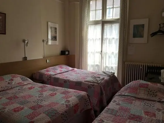 Standard Dört Kişilik Oda