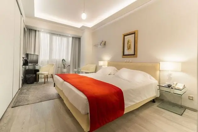 Basic Triple Room with Courtyard View