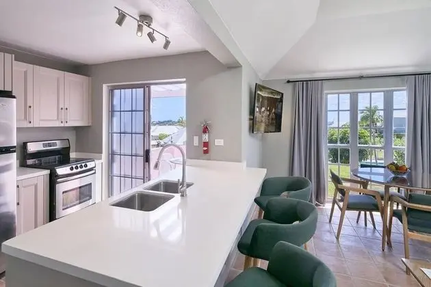 Poolside Bermuda Cottage