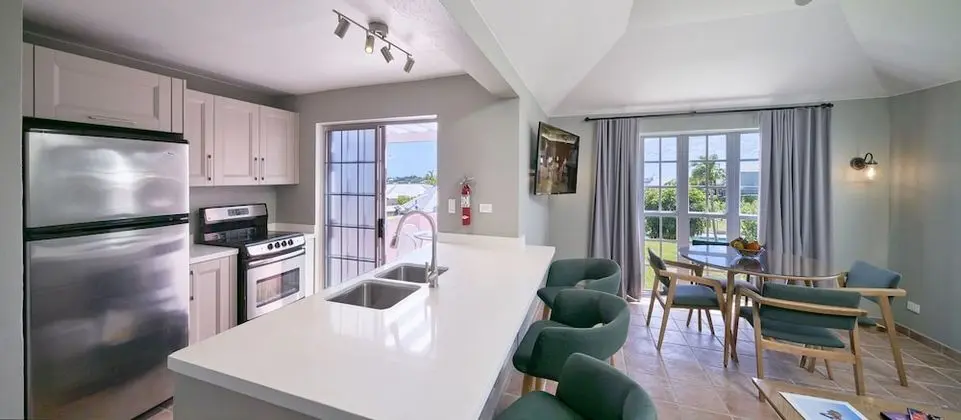 Poolside Bermuda Cottage