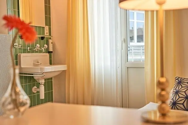 Tek Kişilik Oda, Ortak Banyo
