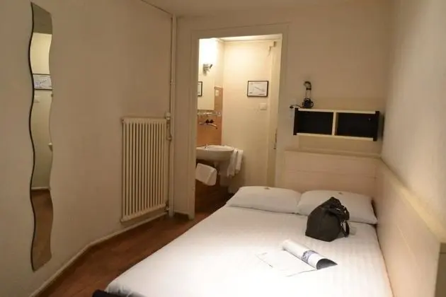 Tek Büyük Yataklı Oda, Ortak Banyo