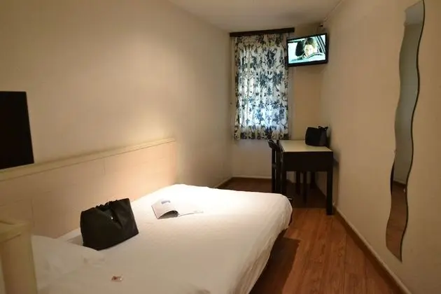 Tek Büyük Yataklı Oda, Ortak Banyo