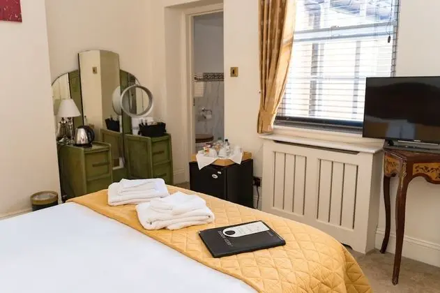 The Georgian Double (dog friendly)