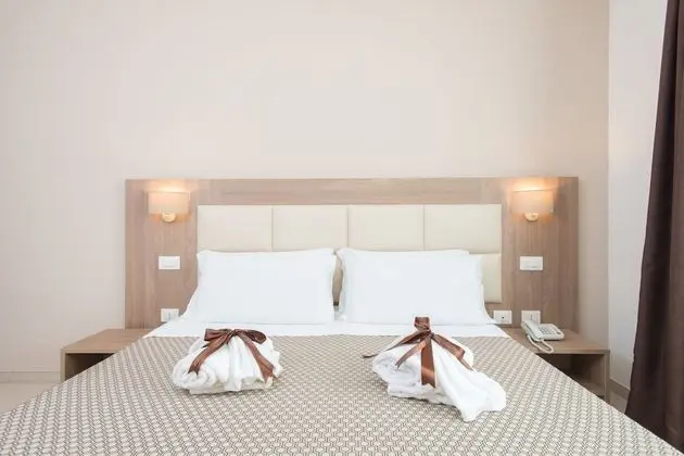 Büyük Yataklı Tek Kişilik Oda