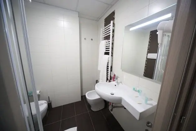 Tek Büyük veya İki Ayrı Yataklı Oda