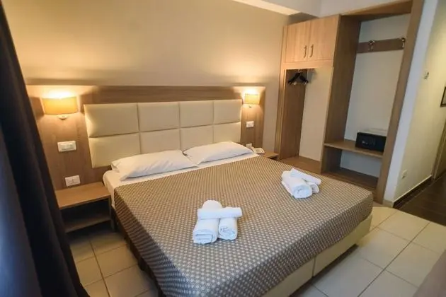 Tek Büyük veya İki Ayrı Yataklı Oda