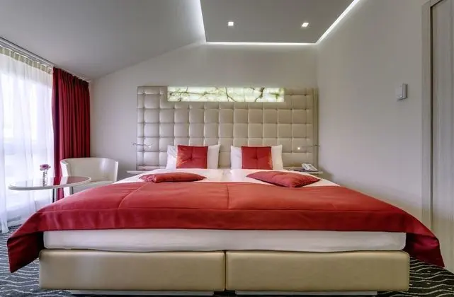 Comfort Tek Büyük Yataklı Oda