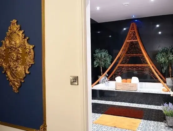 Deluxe Tek Büyük Yataklı Oda, Banyolu/Duşlu (Paris Suite)