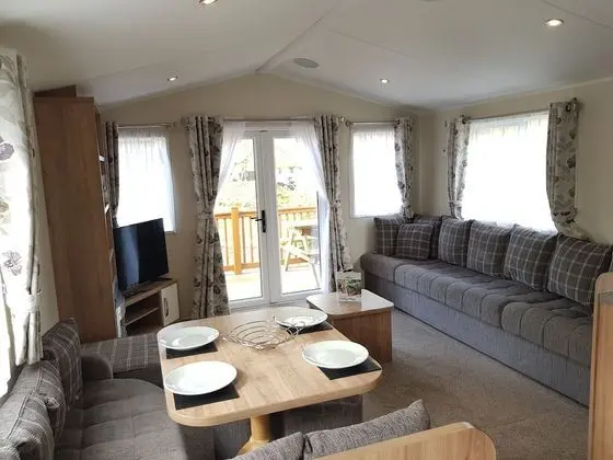 Oda, 2 Yatak Odası (Gold Caravan Lodge with Balcony)
