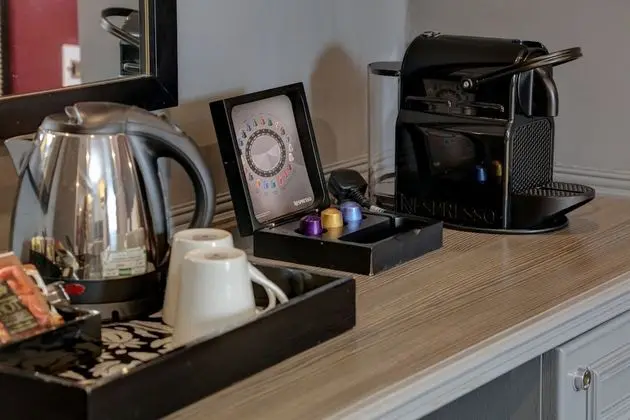 Süit, 1 En Büyük (King) Boy Yatak, Sigara İçilmez, Küçük Mutfak