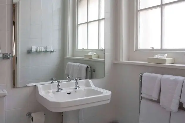 Süit, 1 En Büyük (King) Boy Yatak, Sigara İçilmez, Küçük Mutfak