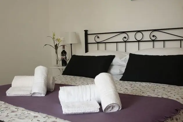 Büyük Yataklı Tek Kişilik Oda