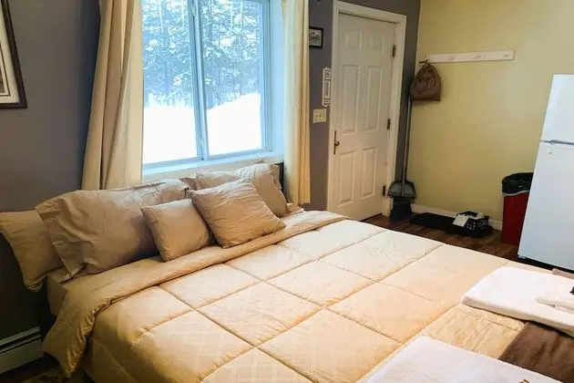 Queen Bed Riverfront with Kitchenette