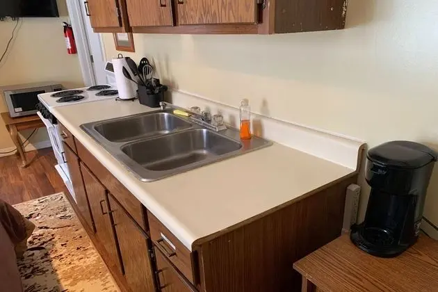 Queen Bed Riverfront with Kitchenette