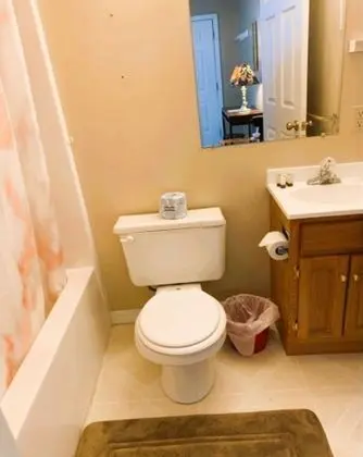 Queen Bed Riverfront with Kitchenette