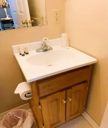 Queen Bed Riverfront with Kitchenette