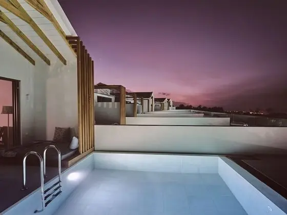 Deluxe Suite with Private Pool & Sea View