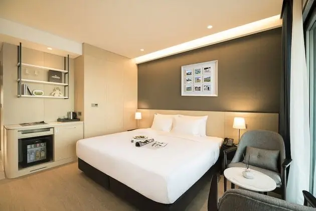 Gorgeous Partial Ocean Double