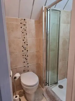 İki Ayrı Yataklı Oda, Banyolu/Duşlu