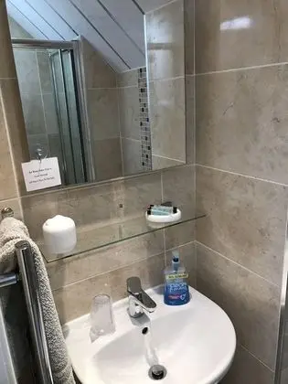 İki Ayrı Yataklı Oda, Banyolu/Duşlu