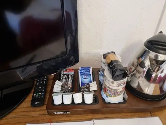 İki Ayrı Yataklı Oda, Ortak Banyo