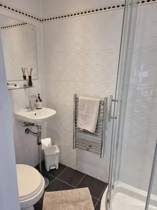 Tek Büyük Yataklı Oda, Banyolu/Duşlu
