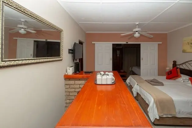 Self Catering 6 Sleeper Chalet