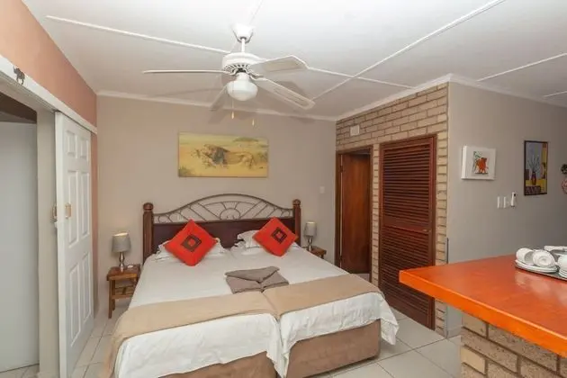 Self Catering 6 Sleeper Chalet