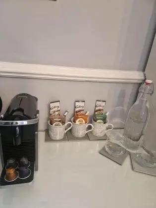 Odada yemek servisi