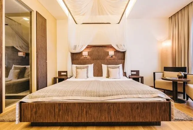 Tek Büyük Yataklı Oda, Göl Manzaralı