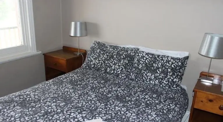Basic Tek Büyük Yataklı Oda
