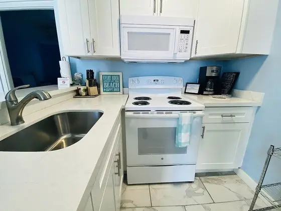 Deluxe King One Bedroom Apartment