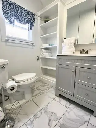 Deluxe King One Bedroom Apartment