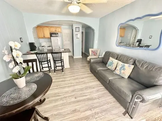Deluxe Queen One Bedroom Apartment