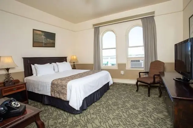 Classic Oda, 1 En Büyük (King) Boy Yatak, Şehir Manzaralı