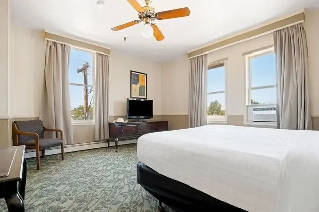 Oda, 1 En Büyük (King) Boy Yatak, Şehir Manzaralı