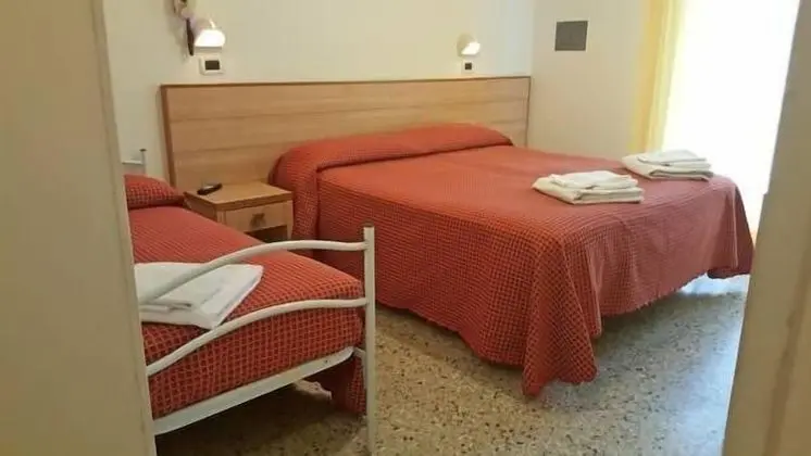 Economy Üç Kişilik Oda
