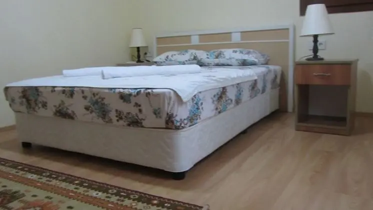 Standard Büyük Yataklı Tek Kişilik Oda