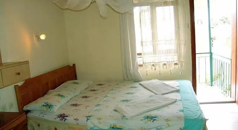 Standard Büyük Yataklı Tek Kişilik Oda