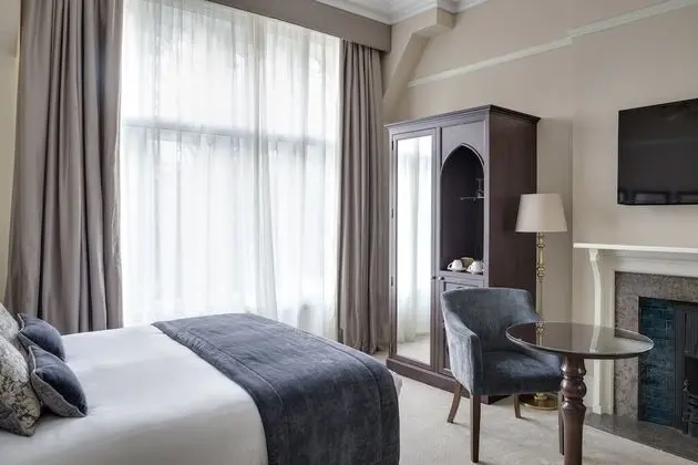 Classic Tek Büyük Yataklı Oda