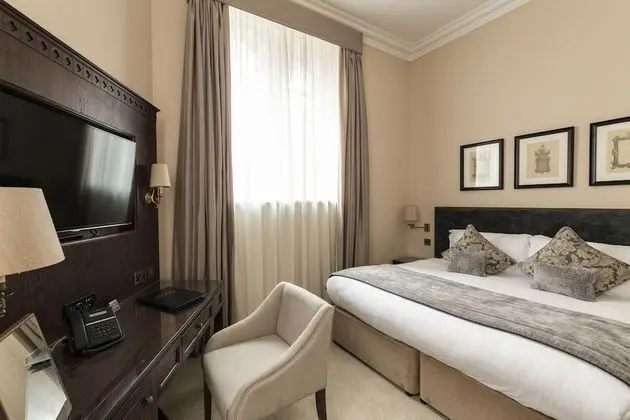 Classic Tek Büyük Yataklı Oda