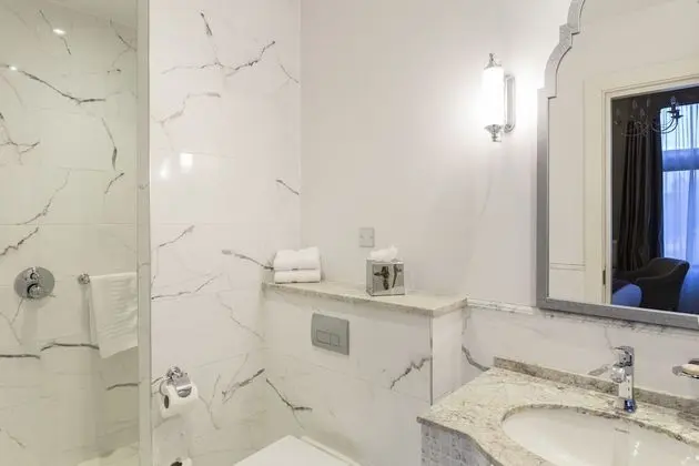 Classic Tek Büyük Yataklı Oda