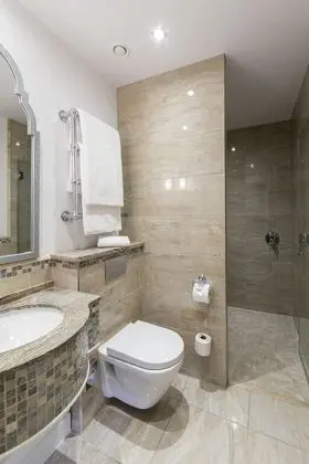 Classic Tek Büyük Yataklı Oda