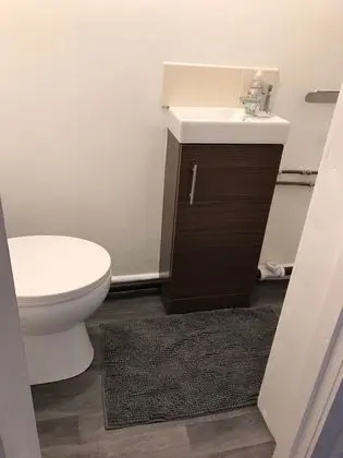 Classic Apart Daire, Özel Banyo (Lovely 2-bedroom basement)