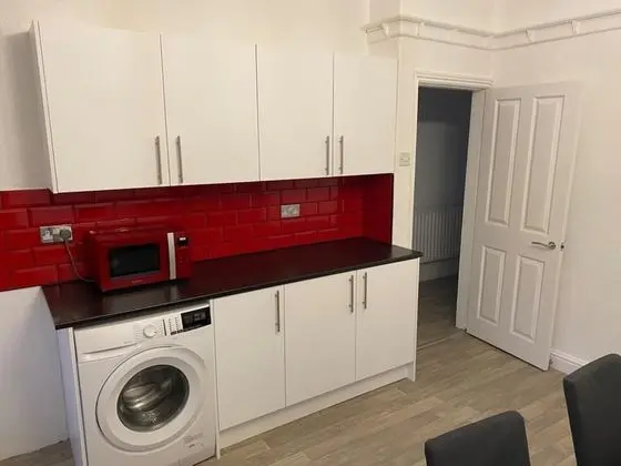 Comfort Ev, Özel Banyo, Bahçe Manzaralı (Delightful 4bed townhouse)