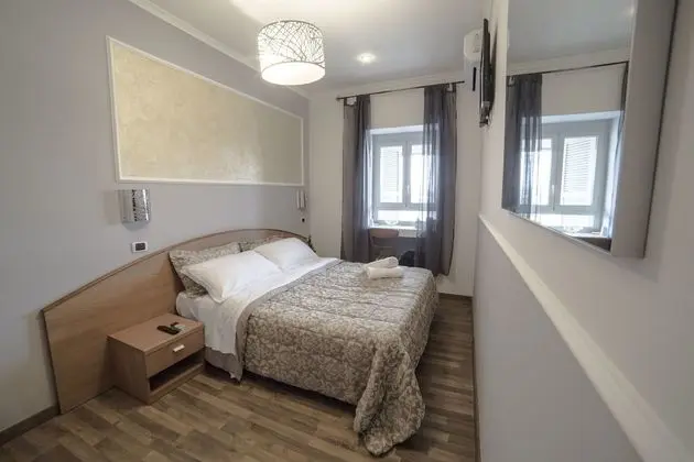 Tek Büyük veya İki Ayrı Yataklı Oda, Banyolu/Duşlu