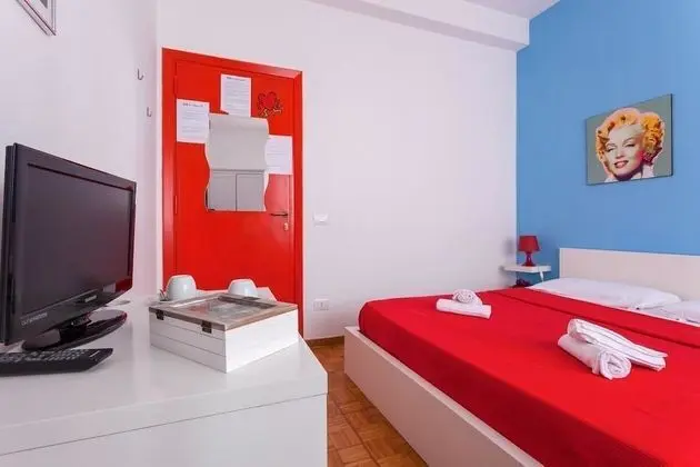 Economy Tek Büyük veya İki Ayrı Yataklı Oda, Ortak Banyo